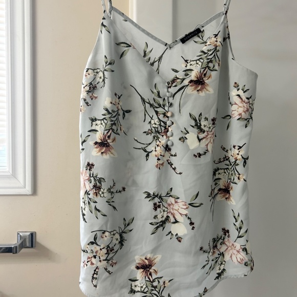 Dynamite floral tank - Picture 2 of 3